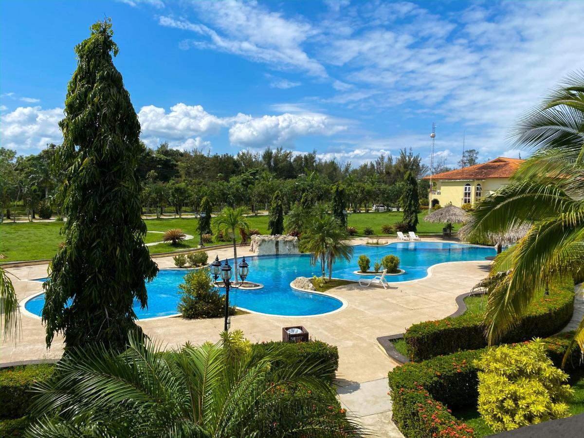 La Ensenada Beach Resort Tela Zewnętrze zdjęcie