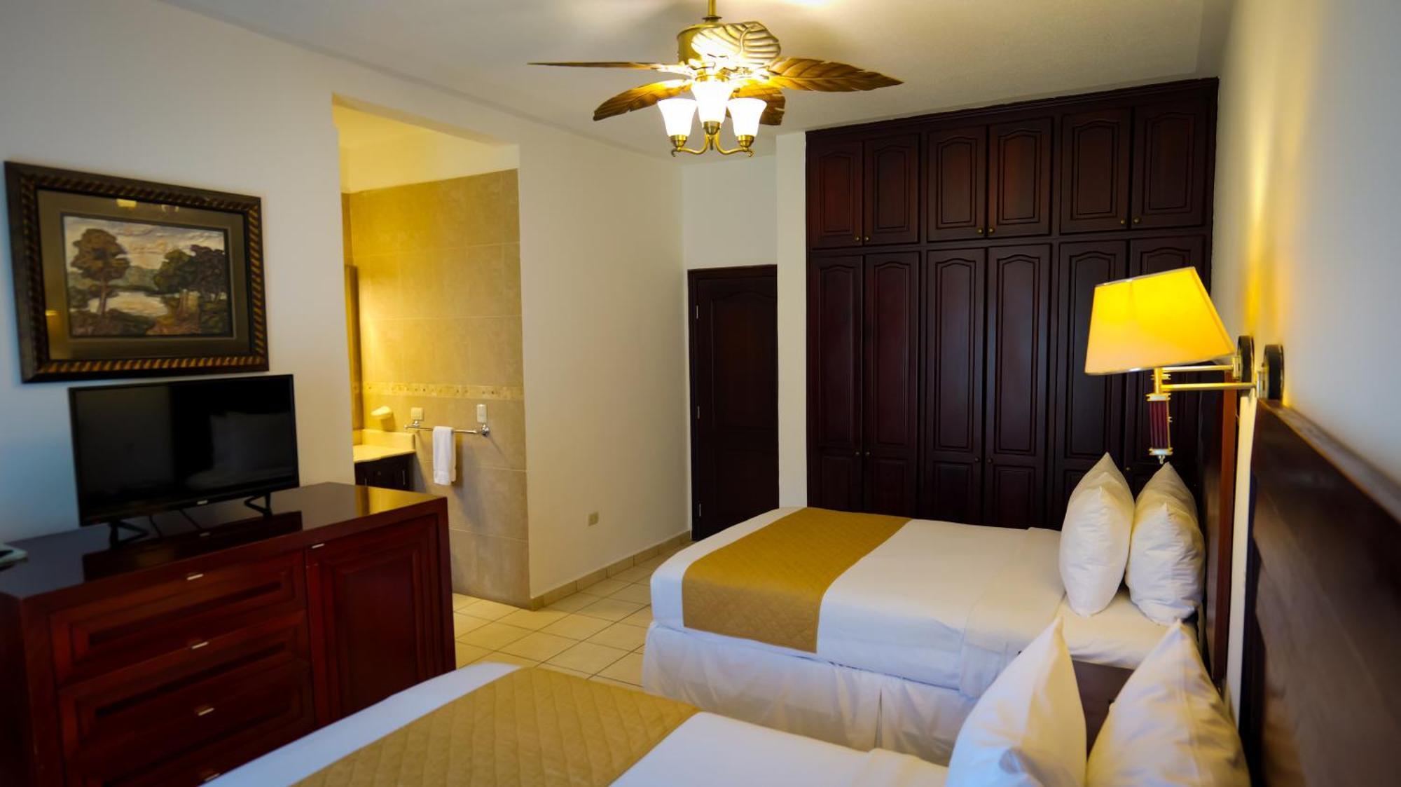 La Ensenada Beach Resort Tela Zewnętrze zdjęcie